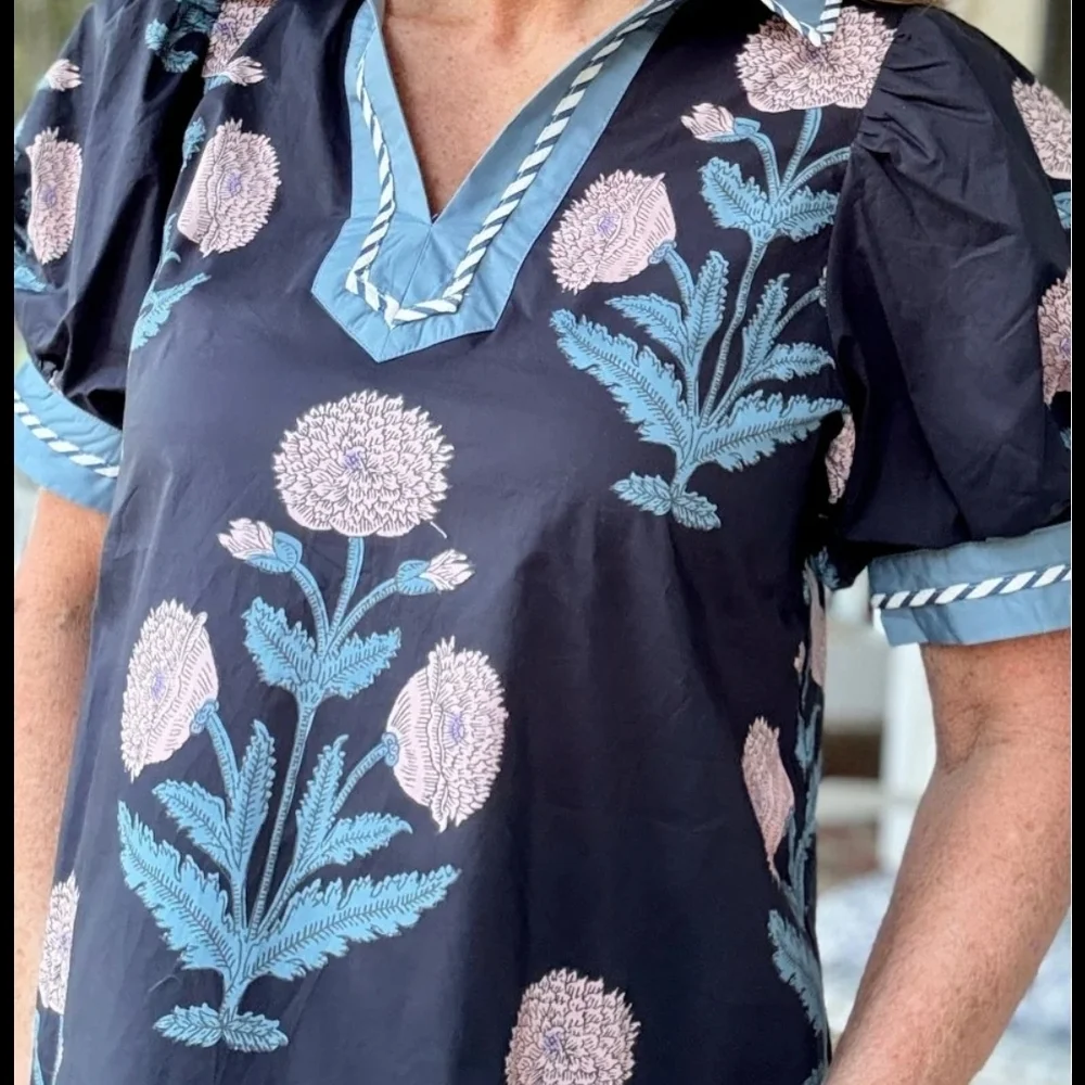 NWT Entro Delta Bloom Floral Blouse with Blue Accents - Picture 2 of 8